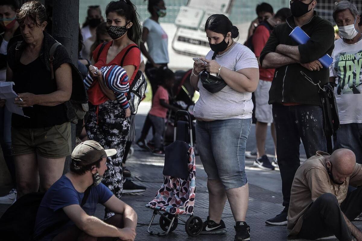 Desempleo en Argentina bajó al 10.2% en el primer trimestre de 2021