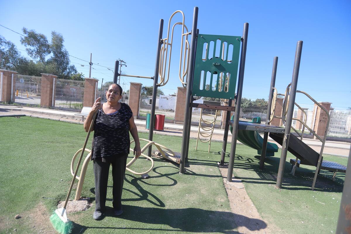Yo le digo a los vecinos que vengan, que nos apoyemos unos a otros, que nos ayuden a tener limpio el parquecito porque es de nosotros, de nuestros niños.
María del Carmen Ríos, 60 años de edad. Vecina de Las Amapolas.