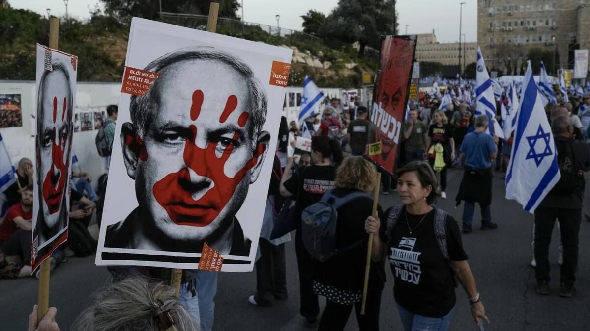 Miles de israelíes protestan contra Benjamin Netanyahu en Tel Aviv mientras crece la incertidumbre por el alto el fuego con Irán y el riesgo de una nueva escalada militar