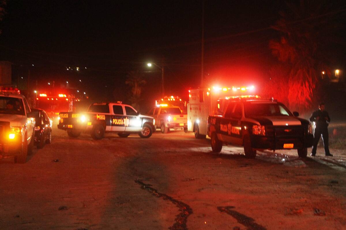 Atacan a pareja dentro de auto; uno fallece