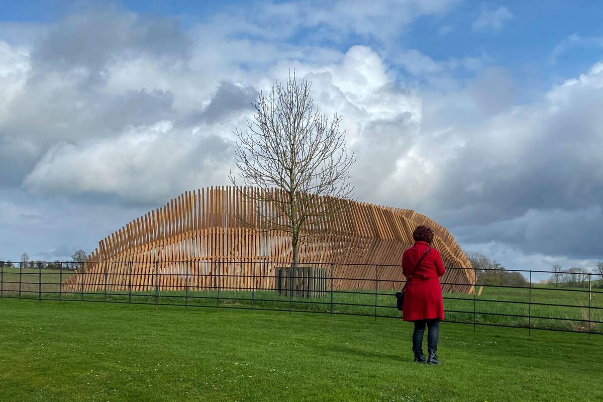 Parque de esculturas llena mansión del siglo XVIII en Reino Unido