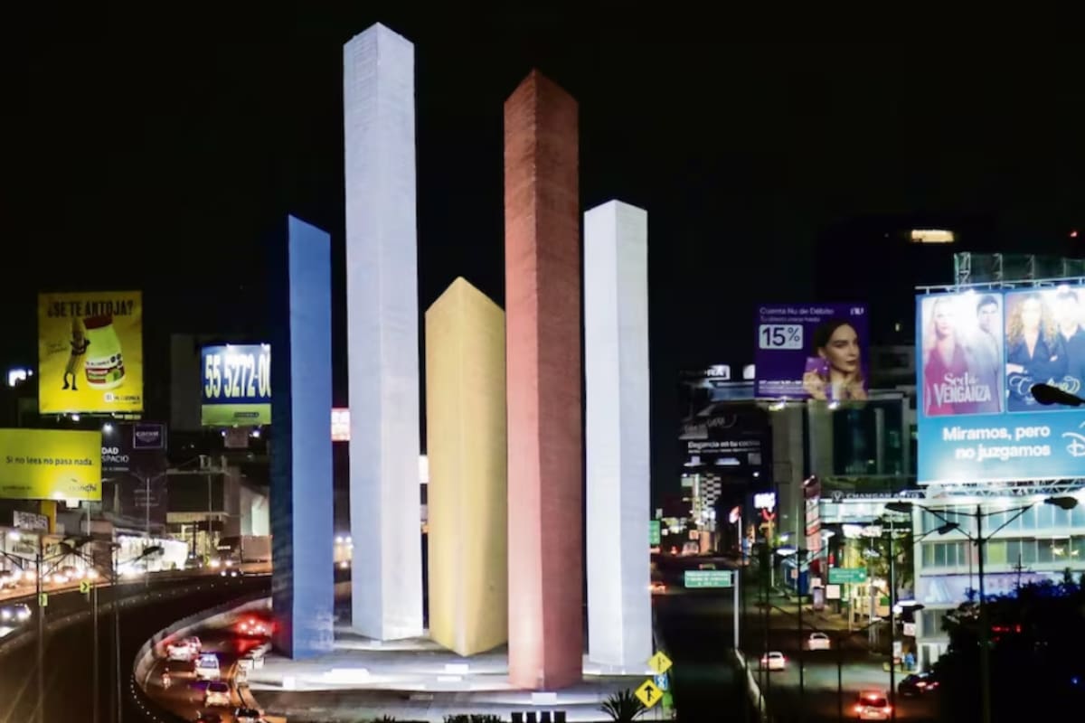 Durante cinco años un hombre ha recibido recibos por una deuda de 7 millones de pesos de las Torres de Satélite y la CFE sigue reclamándole el pago
