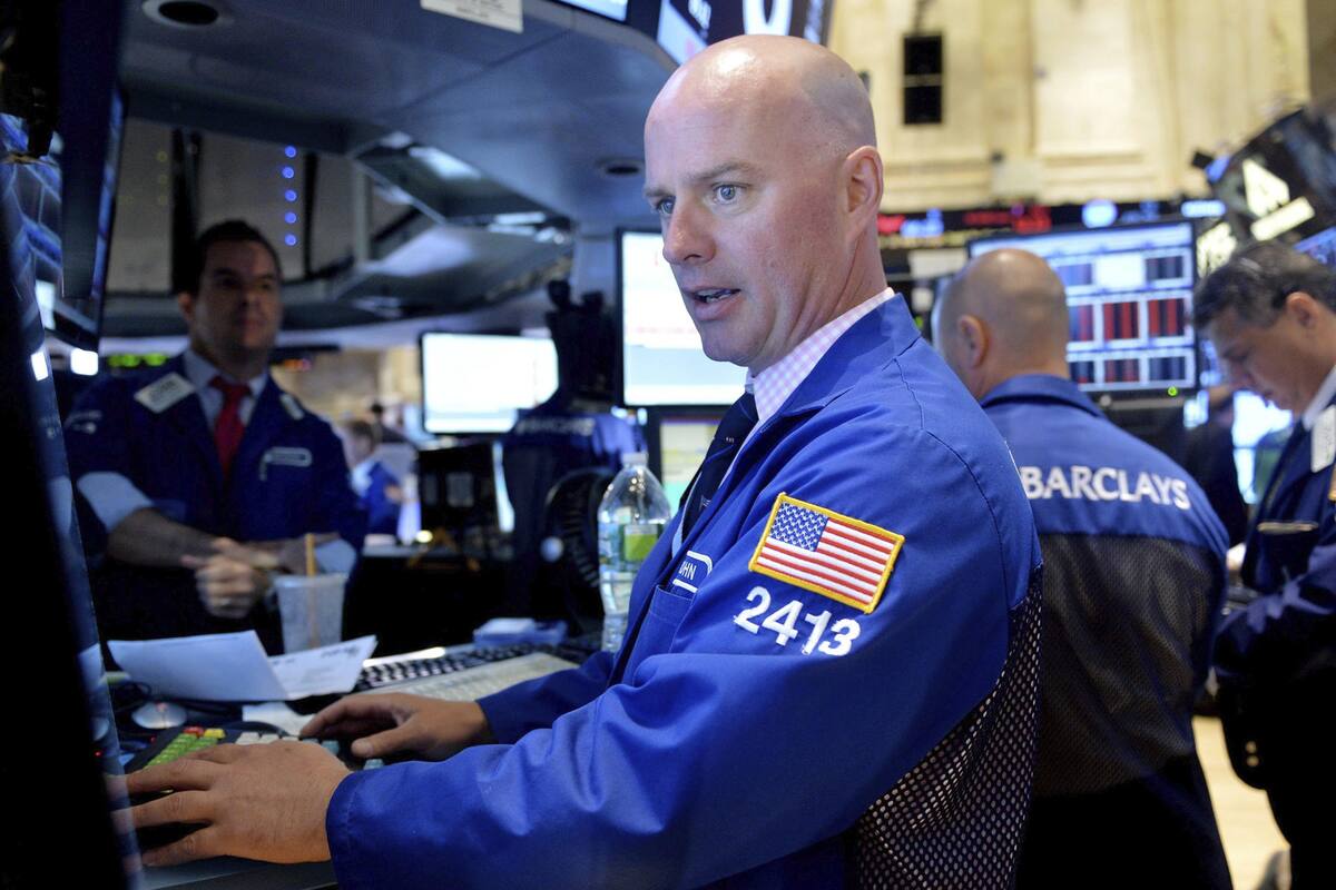 Wall Street cierra en rojo ante la expectativa de nuevos aranceles de EU a los automóviles