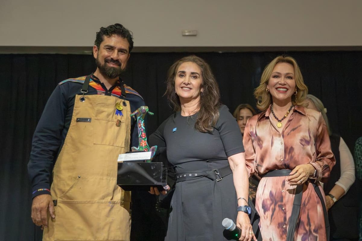 Donan sus Obras en Subasta 24 Artistas Locales para el Club de Niños y Niños de Tijuana