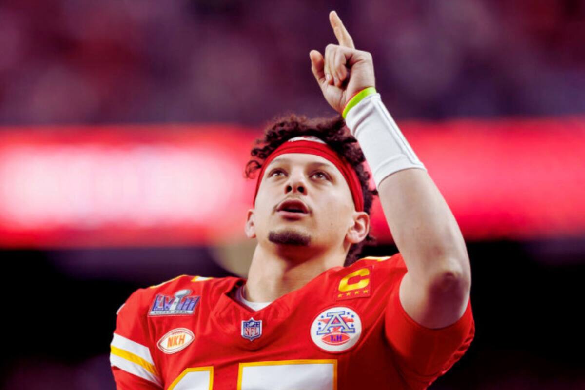NFL: Patrick Mahomes libera $21,6 millones de dólares en espacio salarial tras reestructurar su contrato con los Kansas City Chiefs