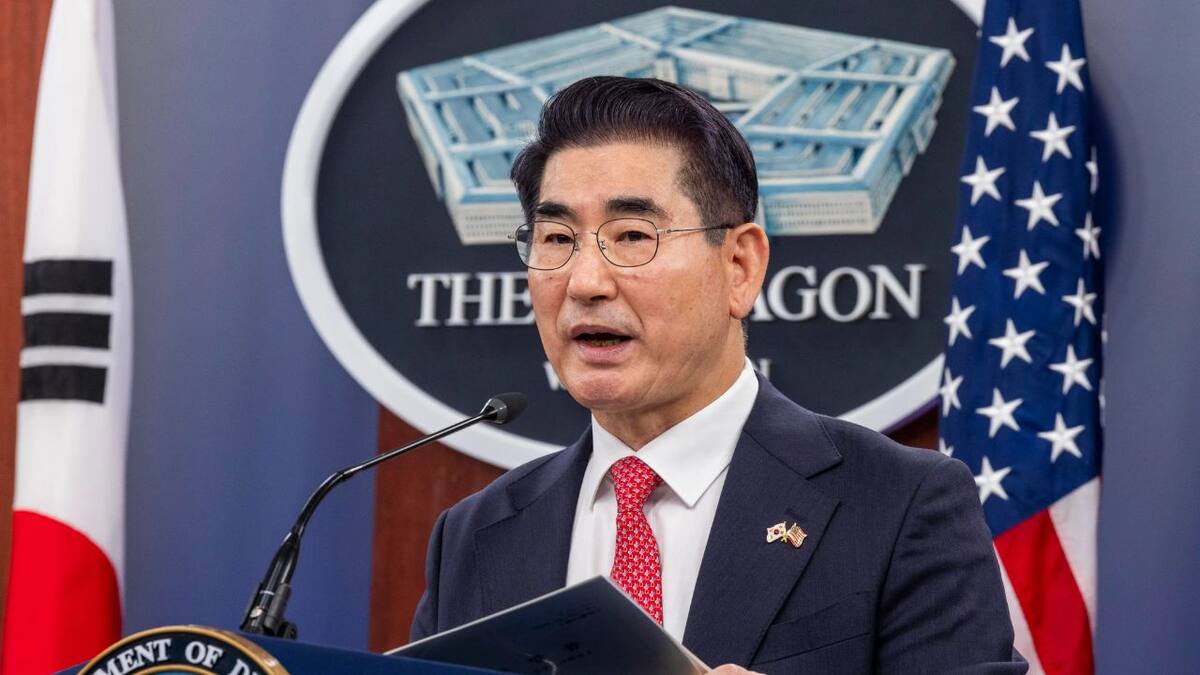 Exministro de Defensa de Corea del Sur intenta quitarse la vida mientras está bajo custodia