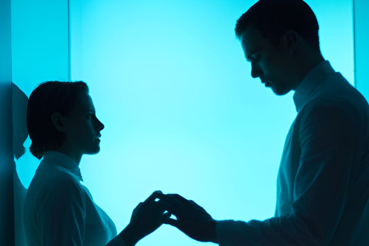 Reseña de la película "Equals" protagonizada por Kristen Stewart y Nicholas Hoult
