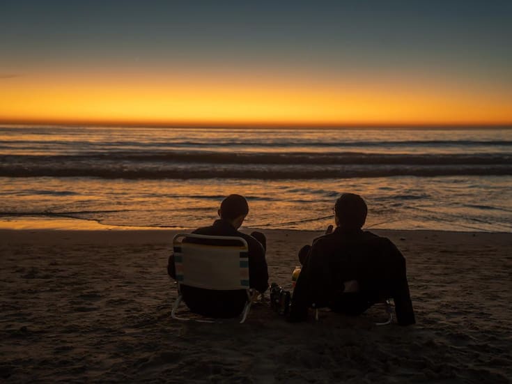 Calor de 30 grados lleva a familias a la playa en Tijuana