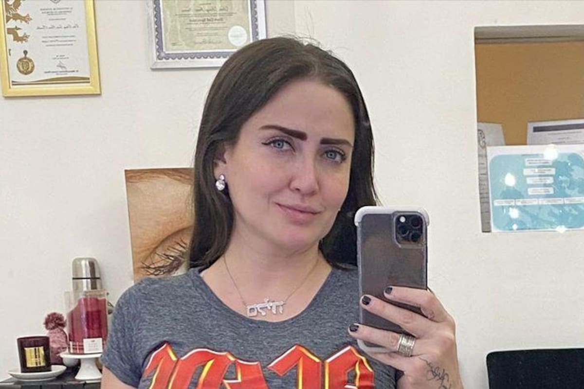 Celia Lora “rompe” las redes con diminuta lencería negra