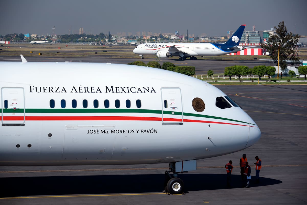 Foto tomada el 3 de diciembre del 2018 del avión presidencial de México, en el Aeropuerto Benito Juárez de Ciudad de México. (Foto cortesía de la Oficina de Prensa de la Presidencia de México, via AP)