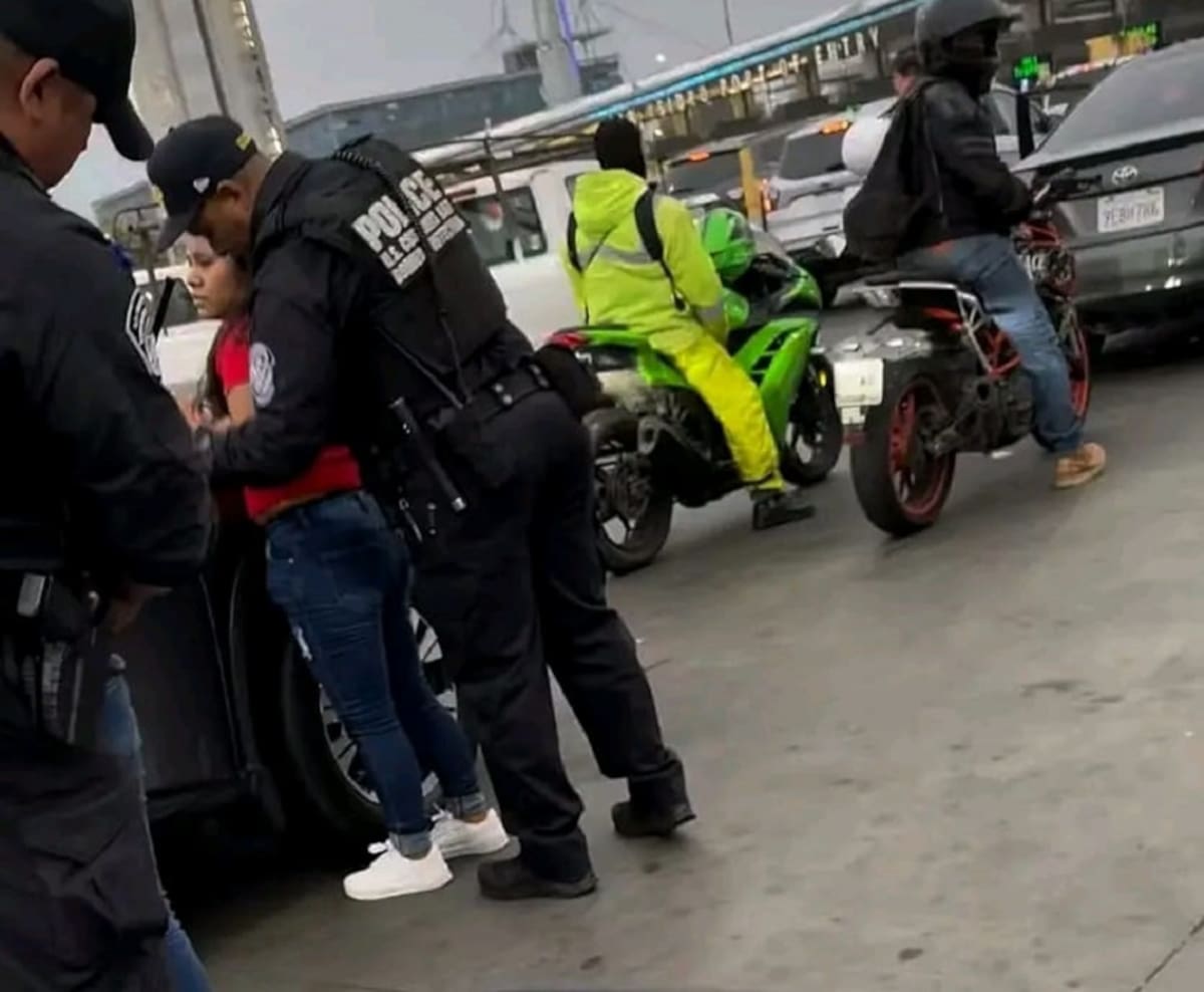 Oficiales de la Policía Municipal detuvieron a la mujer.