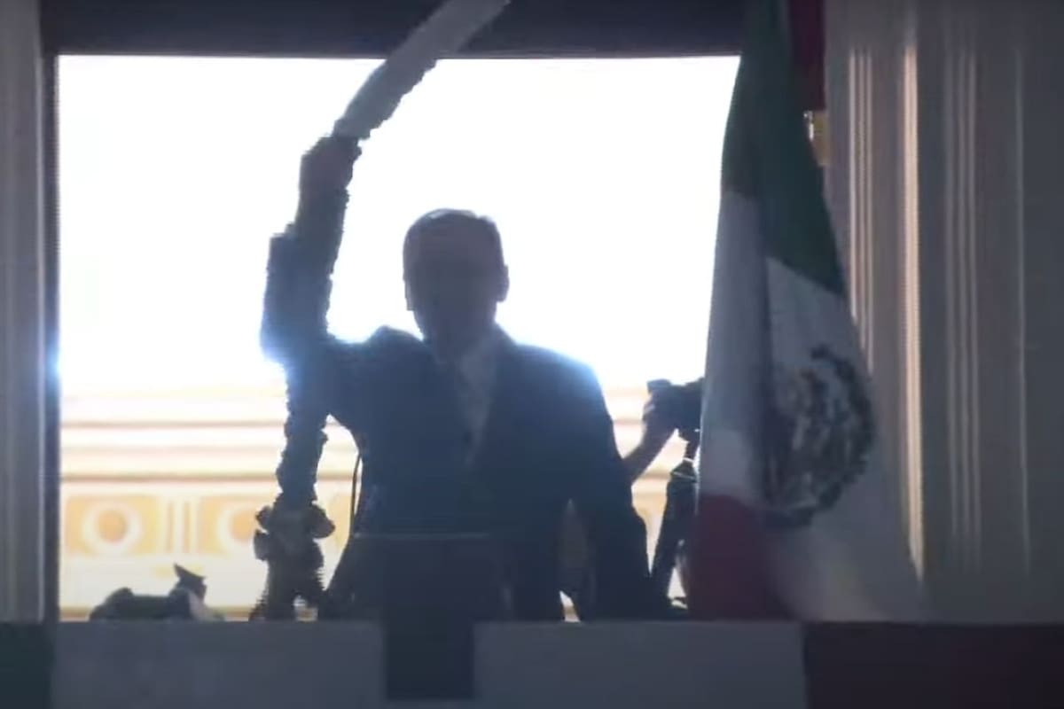 Gobernador Alfonso Durazo Montaño preside el Grito de Independencia en Sonora