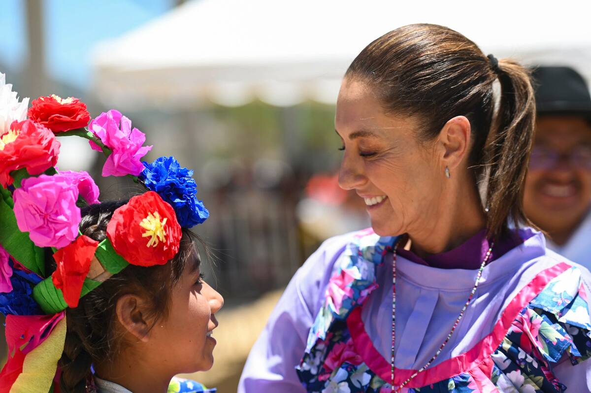 Baborigame, Guadalupe y Calco, Chihuahua, México, 17 de mayo de 2025.
La doctora Claudia Sheinbaum Pardo, presidenta Constitucional de los Estados Unidos Mexicanos encabeza Plan de Justicia de los pueblos de la Sierra Tarahumara. Firma de Decretos de Reconocimiento de Propiedada Comunal Tradicional. Foto: Presidencia