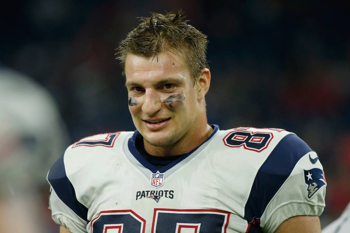 ¡Él es fiesta! Gronkowski está cerca de firmar contrato con la WWE