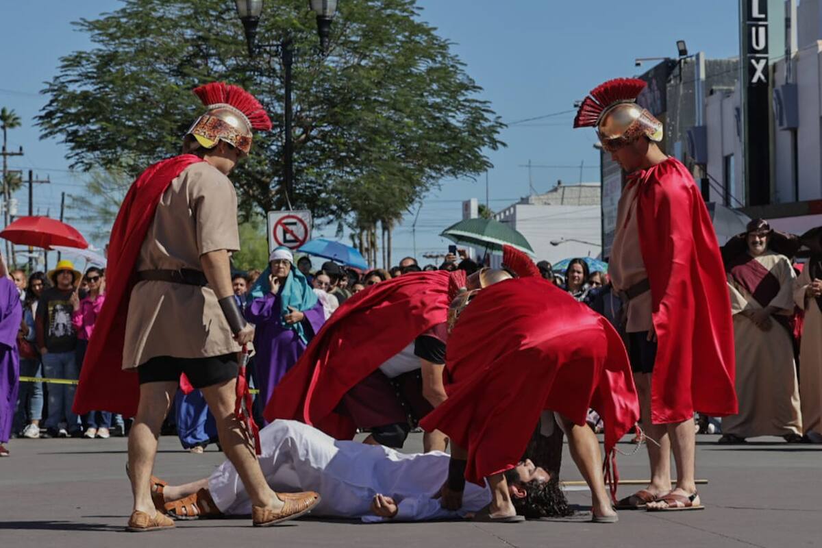 Acuden 500 personas al viacrucis en Catedral