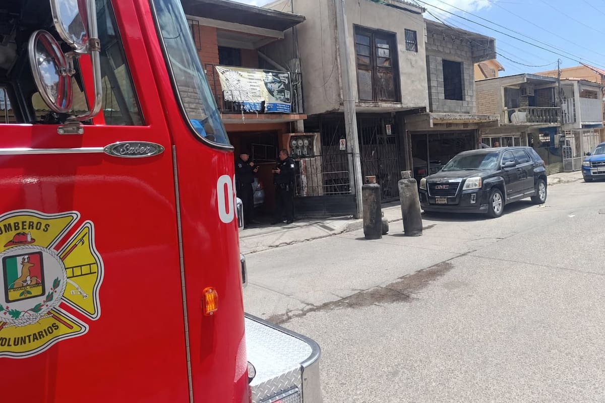 Explosión por fuga de gas lesiona a joven de 32 años en Nogales