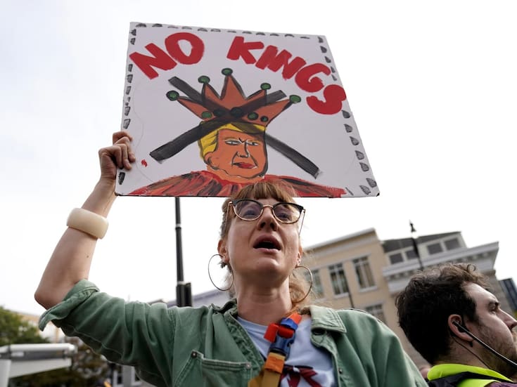 Con protestas masivas en contra de la administración de Donald Trump, millones de estadounidenses viven el evento “No Kings”