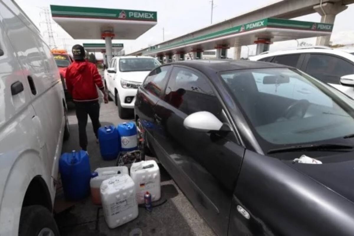 Gasolina rebajada con agua deja 50 vehículos varados