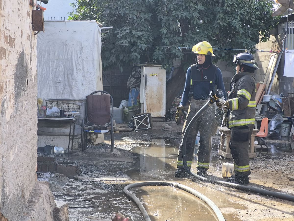 Controlan incendio en casa habitación de la colonia Olivares. Foto: GH