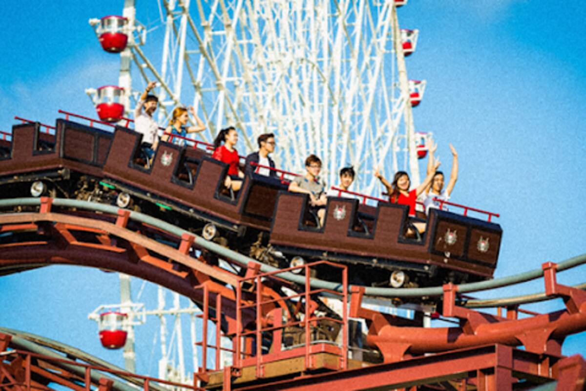 Abren nuevamente los parques de atracciones en Japón, pero prohíben gritar en los juegos