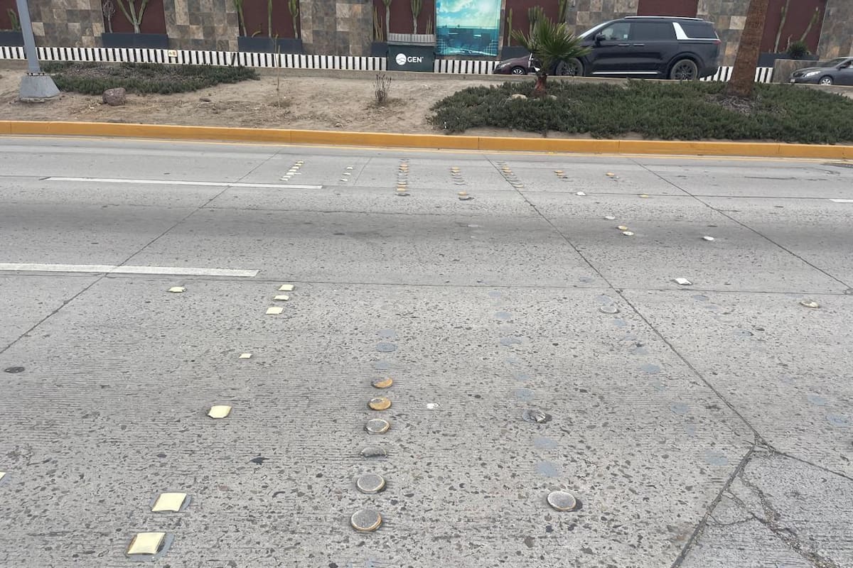 Solo 27 de 2 mil vialetas se desprendieron en bulevar Popotla