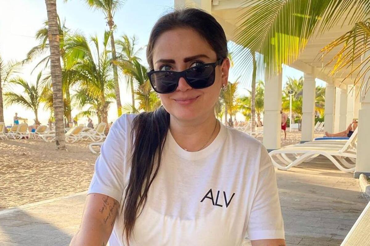 Celia Lora deleita a sus seguidores con foto en lencería