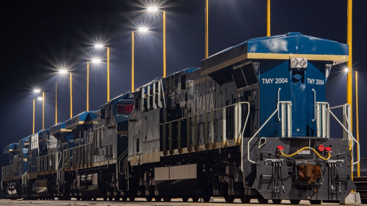 El Tren Maya de carga prevé iniciar operaciones en 2027 y alcanzar una capacidad de transporte de 4.7 millones de toneladas de mercancías para 2030. (Tren Maya)