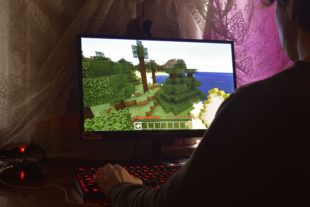 El uso antes de dormir de cualquier tipo de pantalla afecta gravemente la calidad del sueño, según estudios