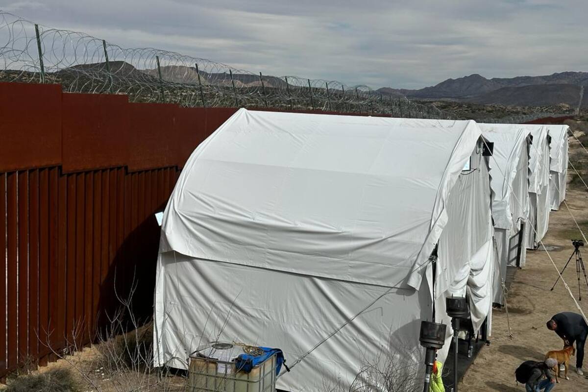 Instala INM campamento en Ejido Jacume