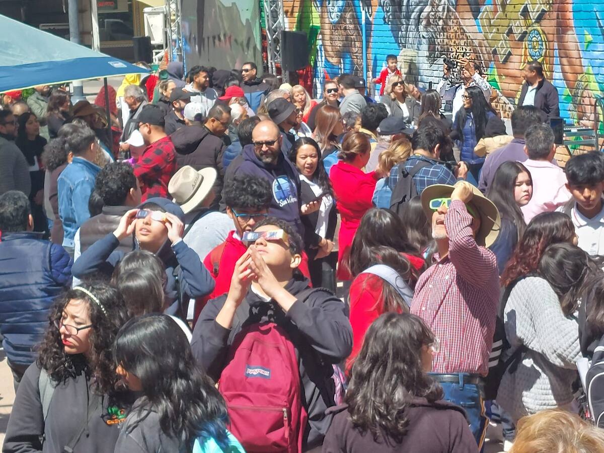 La mayoría manifestó ser escépticos sobre los mitos o cosas que se dicen sobre los eclipses / Foto: Marco Manríquez