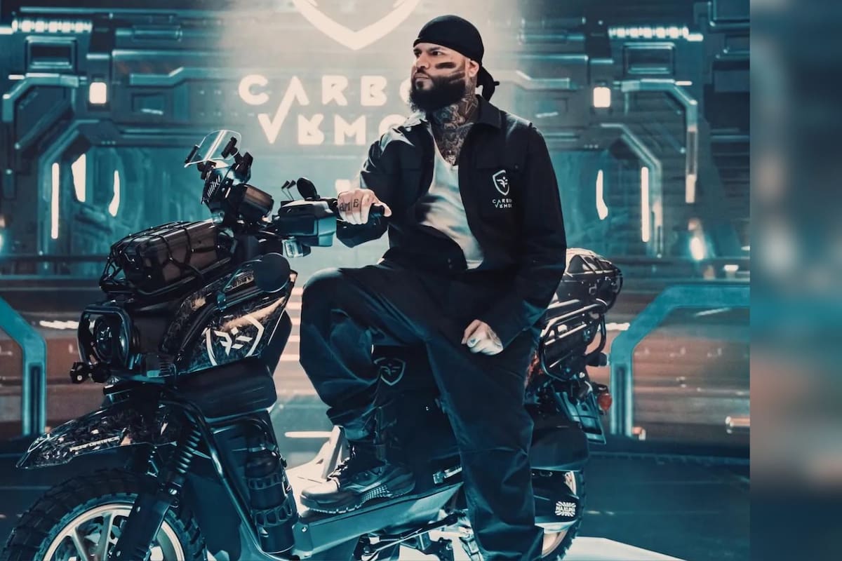Farruko sorprende al lanzar su propia línea de motocicletas