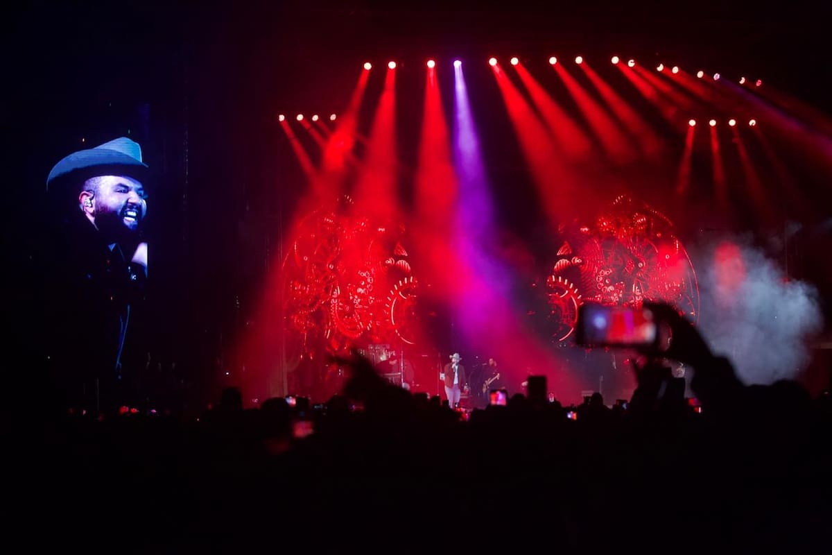 Como hace mucho no sucedía en la frontera, la audiencia se puso en el mode vaquero, portando tejanas y botas, tanto en hombres como mujeres, mostrando tendencia.