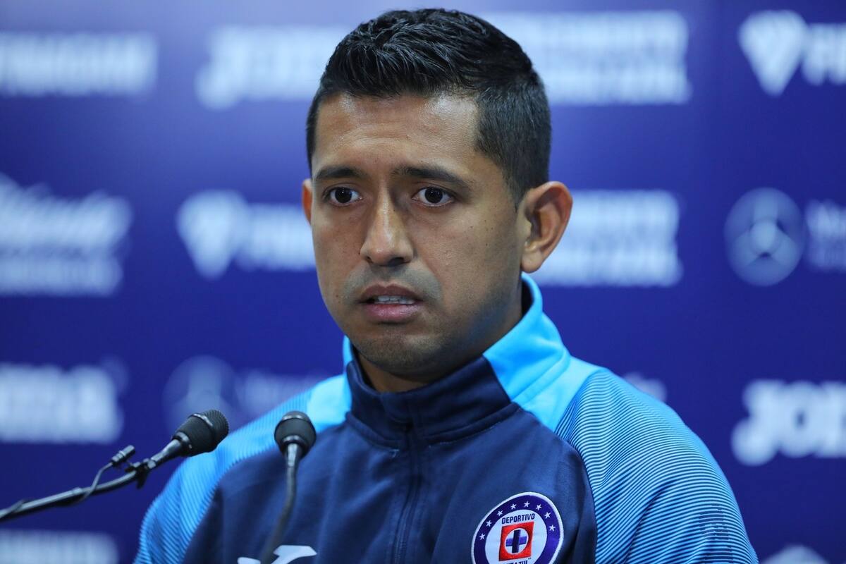 Elías Hernández explota contra usuario que lo comparó con Carlos Eduardo Rico