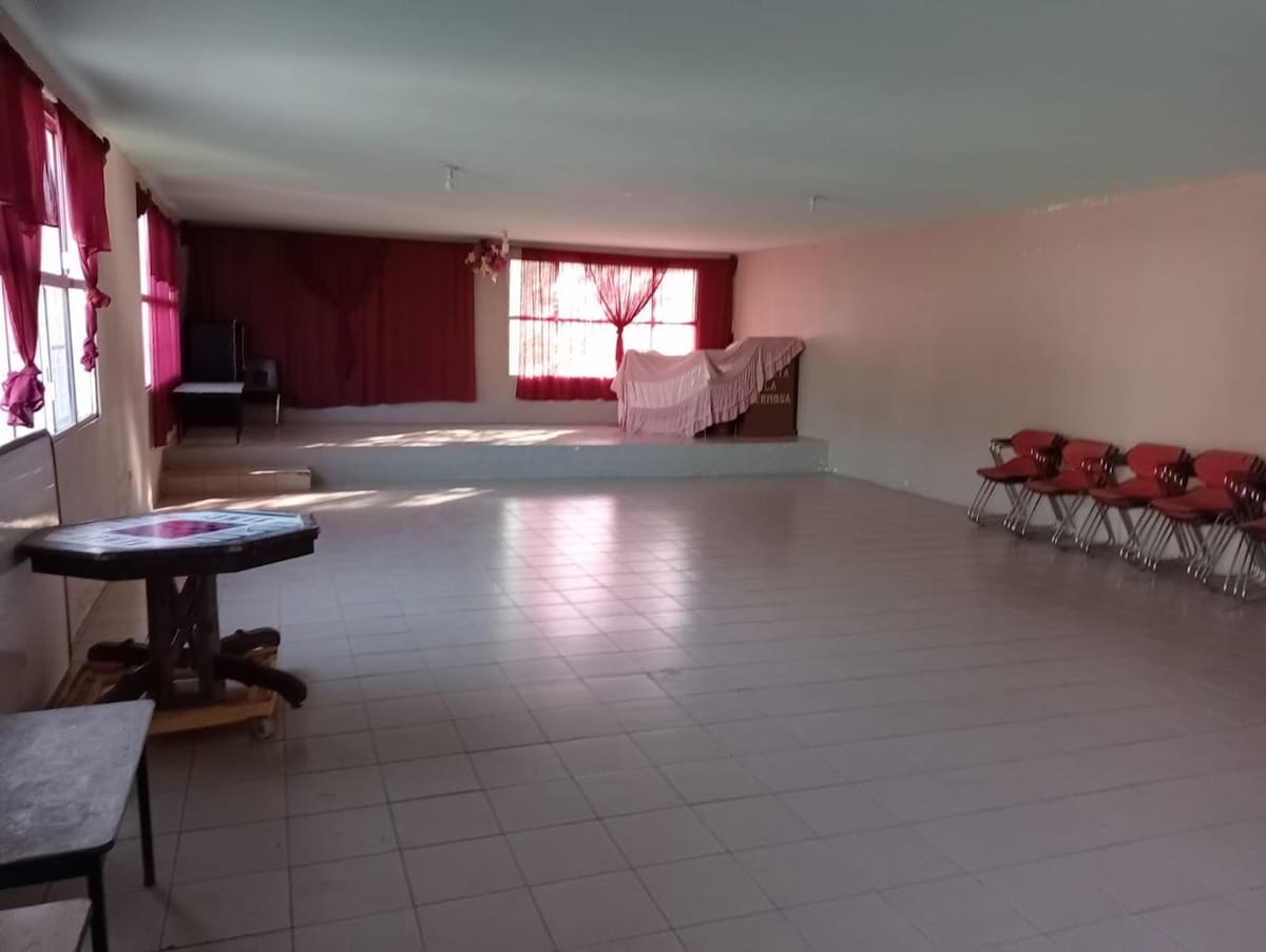 Un conflicto por la propiedad de un predio en la colonia Morelos ha generado inconformidad entre vecinos que defienden espacios comunitarios construidos hace más de 40 años. Foto: Carmen Gutierrez