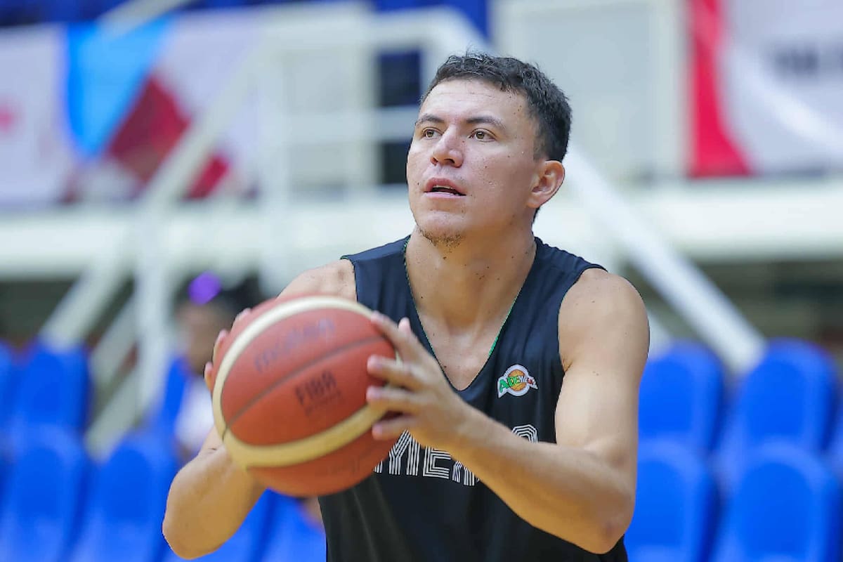 Nogalense Pako Cruz acapara reflectores en Selección Mexicana