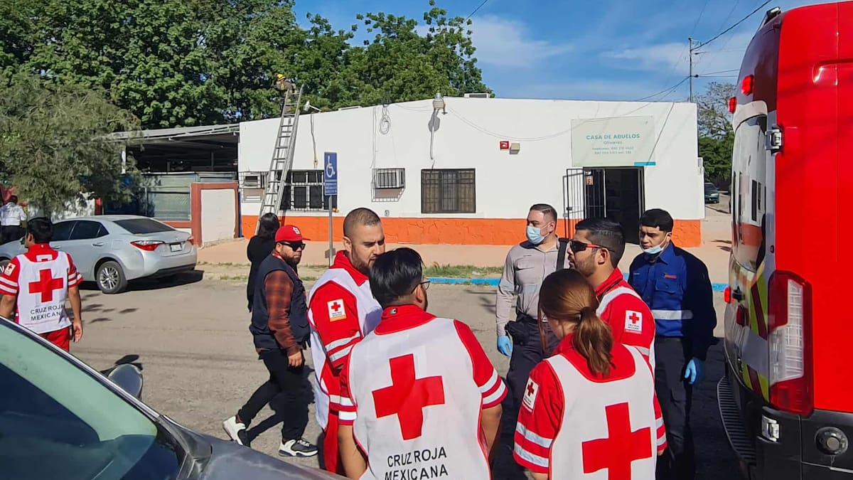 Descartan lesionados por explosión de transformador que afectó a preescolar Burbujas y la Casa de los Abuelos en Hermosillo; logran evacuar a 85 personas, entre ellos 48 niños,