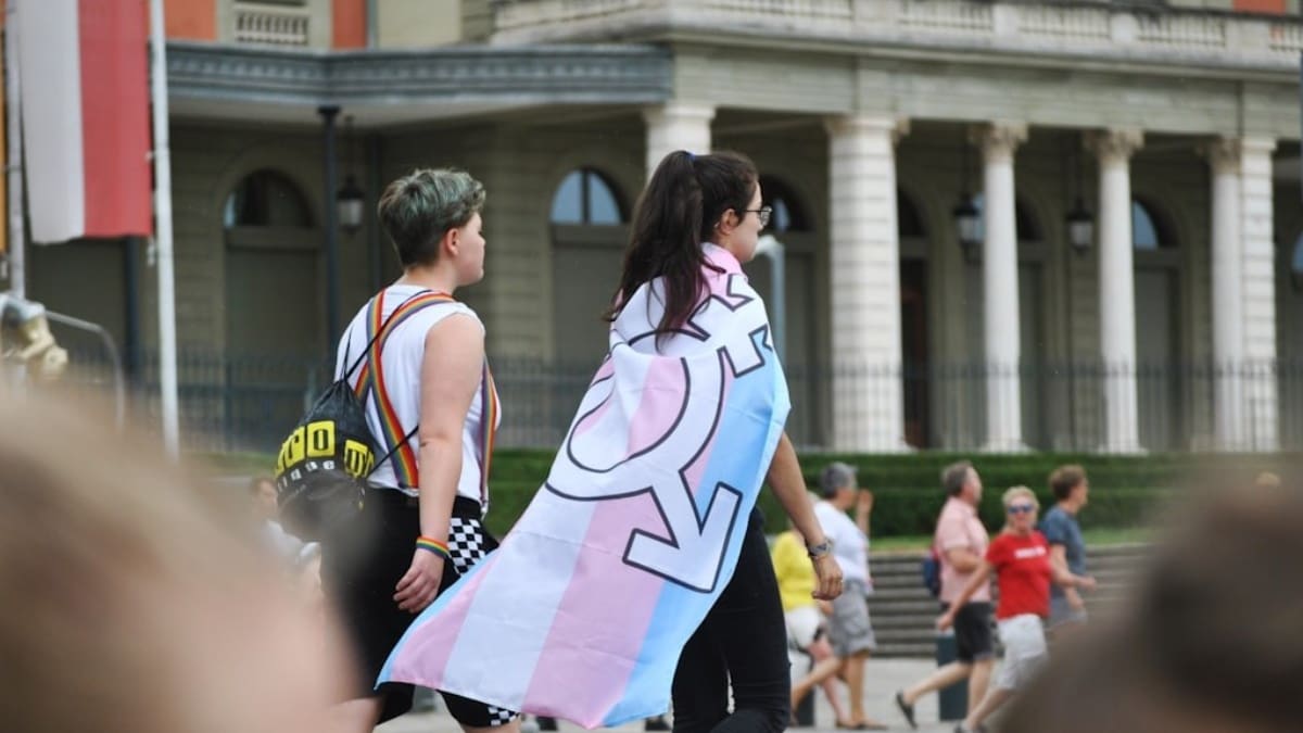 Estudiantes del distrito de Kansas City, Kansas, están en el centro de una demanda del Departamento de Justicia que busca frenar las políticas de transición de género que excluyen a los padres de las decisiones sobre sus hijos