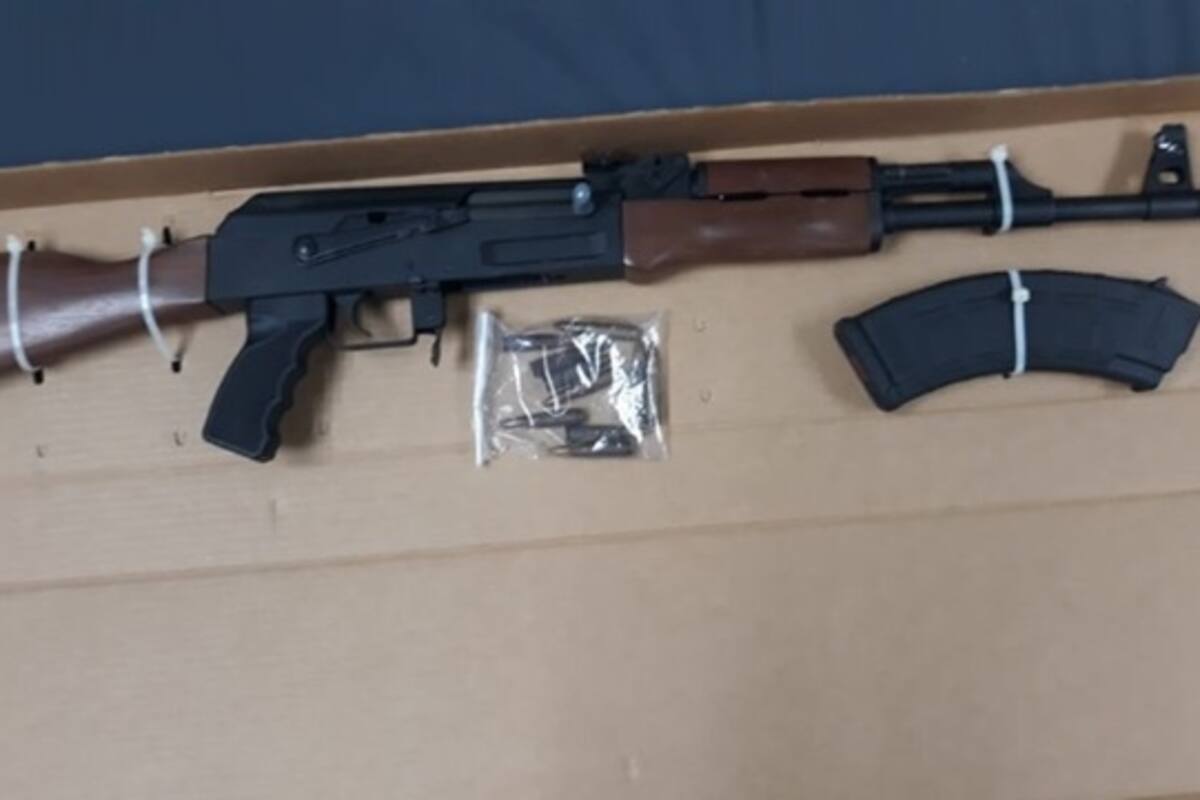 Caen 3 hombres con armas de uso exclusivo del Ejército y Fuerzas Armadas en SLRC