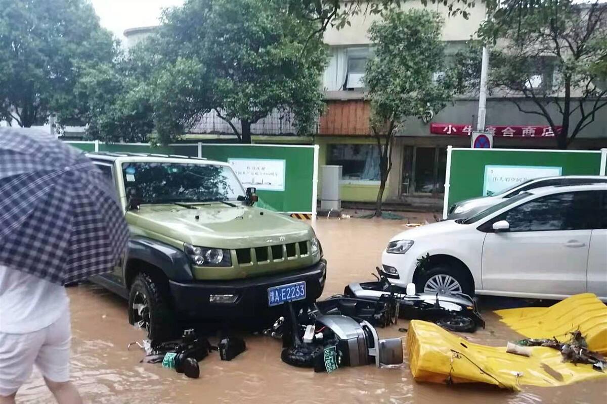 Inundaciones en China: Sube a 25 el número de muertos por fuertes lluvias en provincia central de Henan