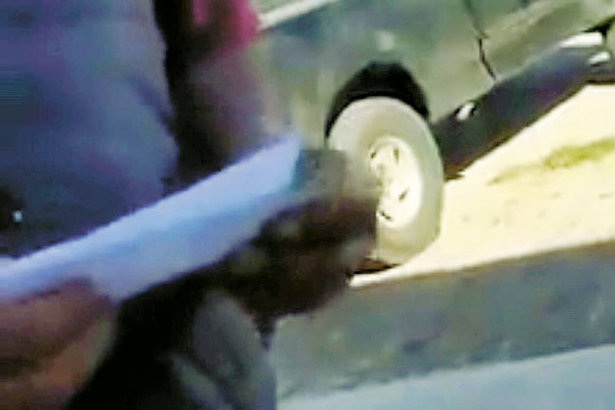 ‘Balconean’ en video presunta corrupción de empleado municipal