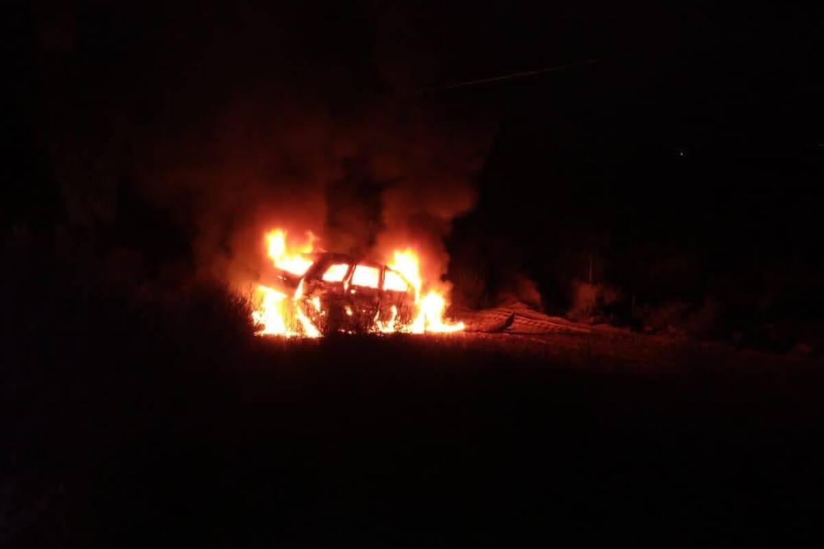 Vuelca camioneta cerca de Los Algodones, muere el conductor