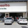 Joven confunde el acelerador y termina estrellándose contra supermercado “El Mandadito” sobre el bulevar Navarrete en Hermosillo