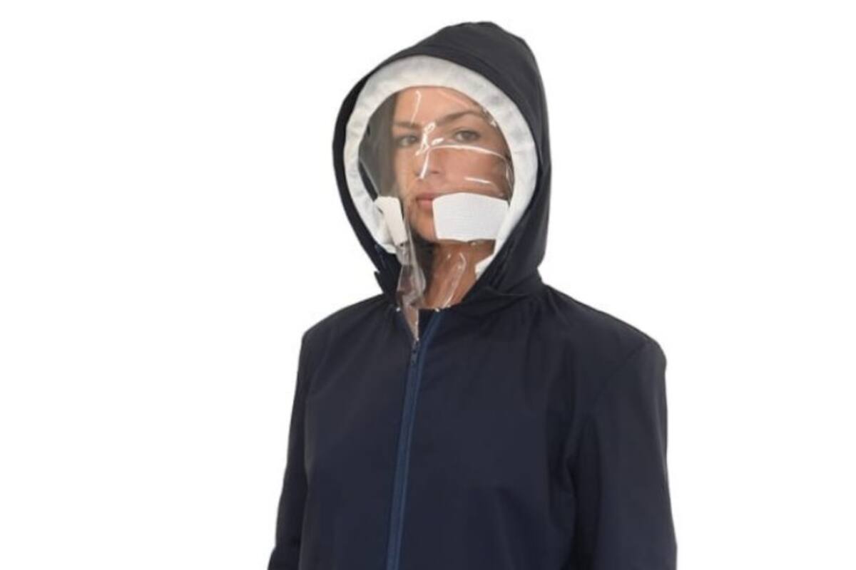 Crean chamarra anti Covid-19 con pantalla facial transparente