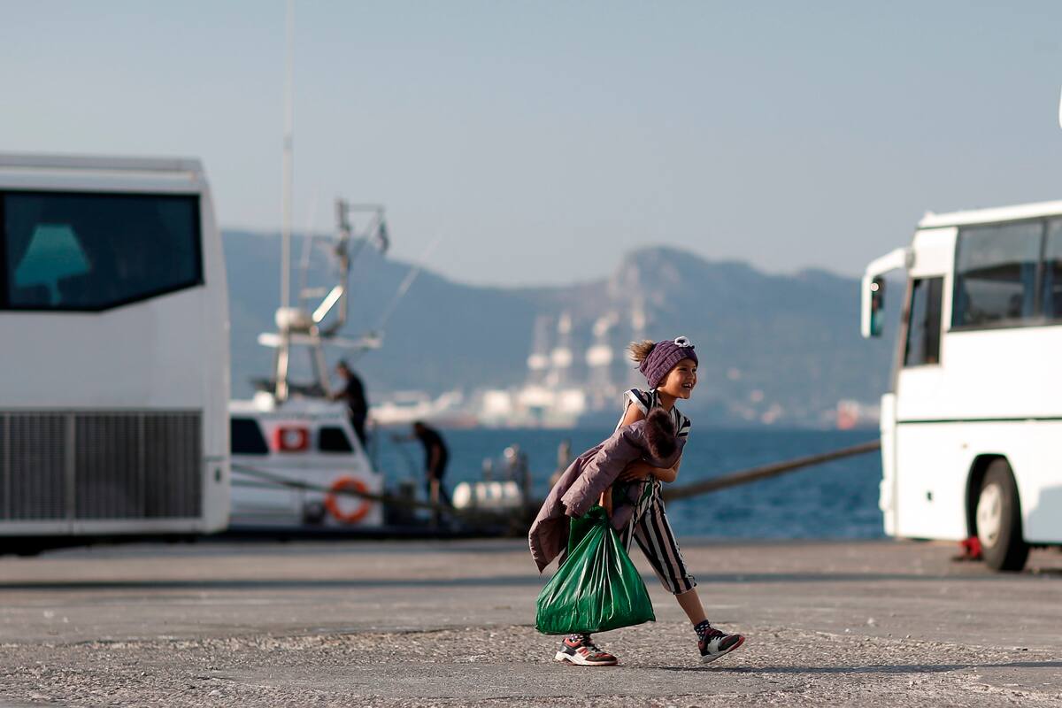 Grecia inaugura el primero de cinco campos de refugiados que tiene contemplado