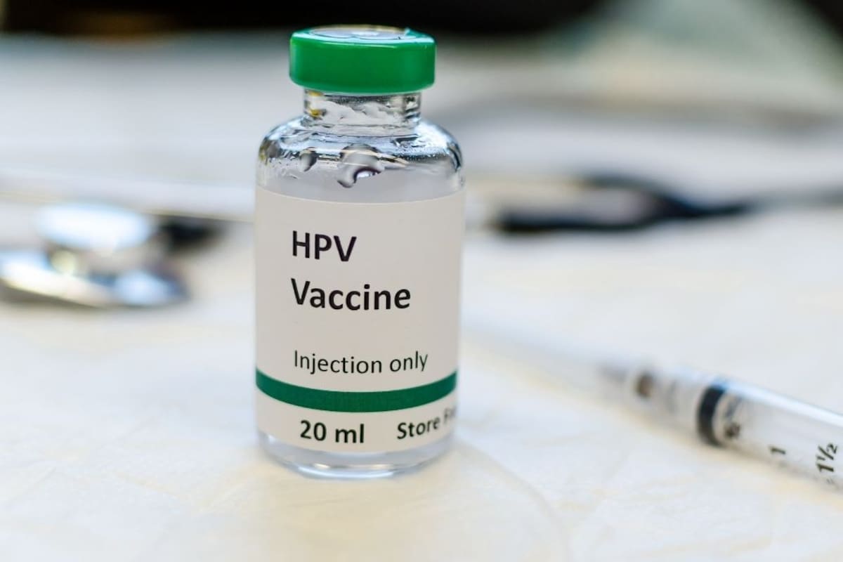 IMSS e instituciones de salud abren campaña para aplicar la vacuna gratuita contra el VPH en todo México para alumnos de quinto de primaria y personas de 11 a 49 años con VIH hasta julio de 2027