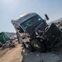 Tráiler vuelca y bloquea la carretera libre Tijuana–Mexicali en Tecate
