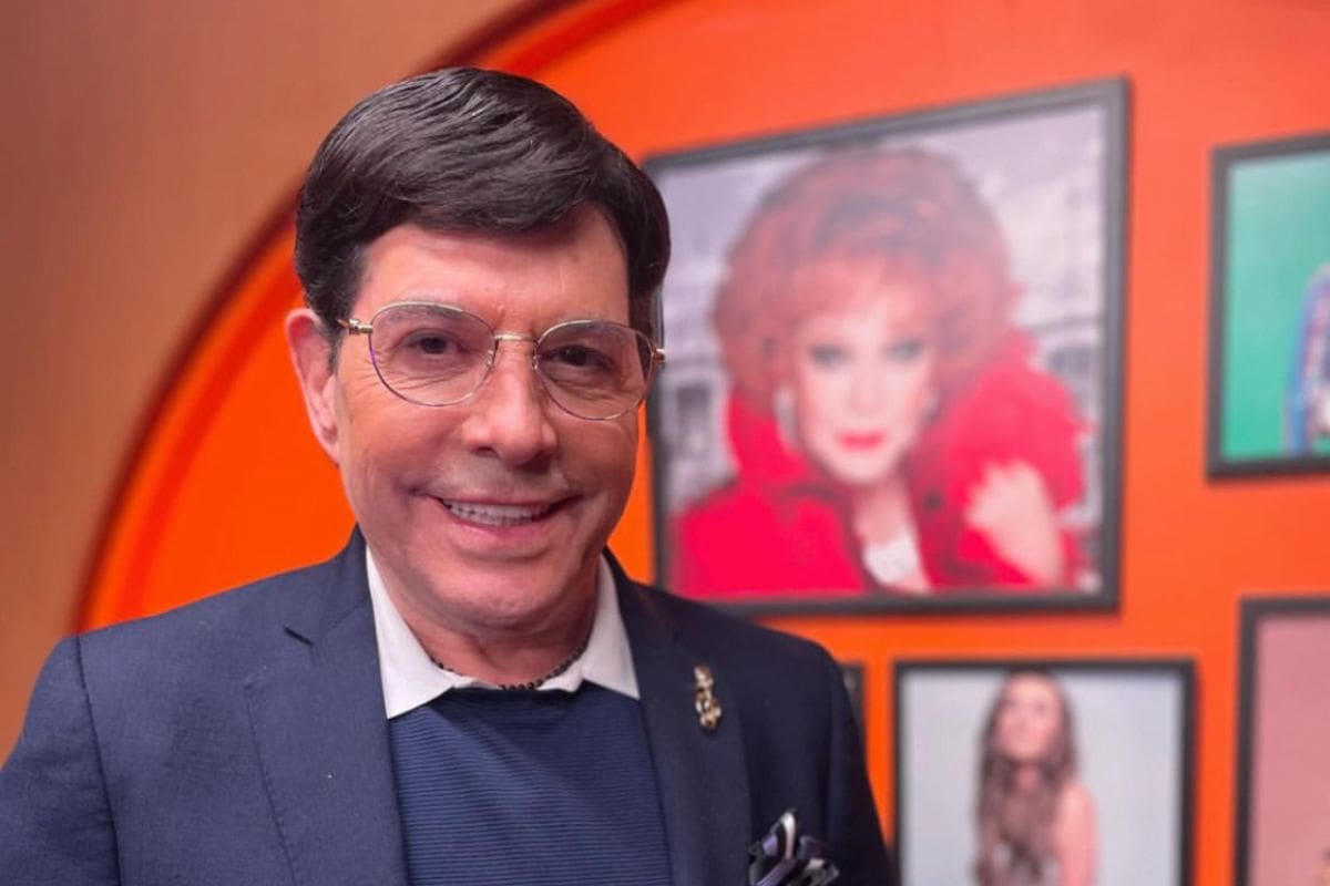 Usuarios critican a Juan José Origel por su “peluquín”