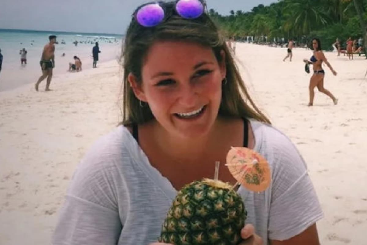 Atribuyeron sus mareos a “exceso de universidad”; murió por tumor cerebral no diagnosticado