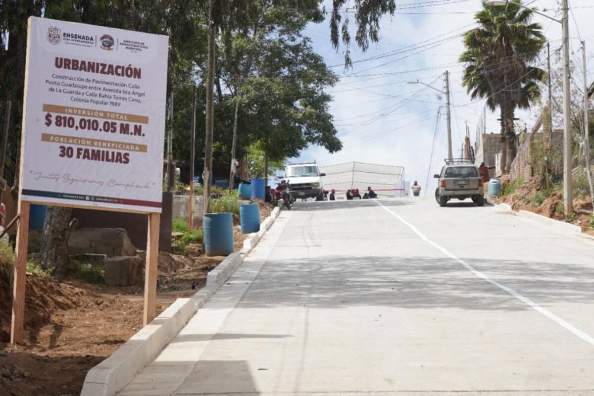 Inaugura Armando Ayala obras de pavimentación por más de 2 mdp en la Popular 1989