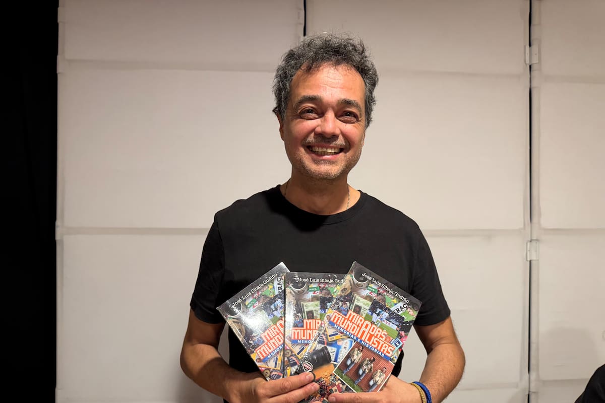 Presenta José Luis Sibaja su primer libro: “Miradas Mundialistas”